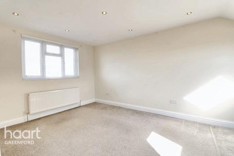 80 Park View, London, W3 0PT