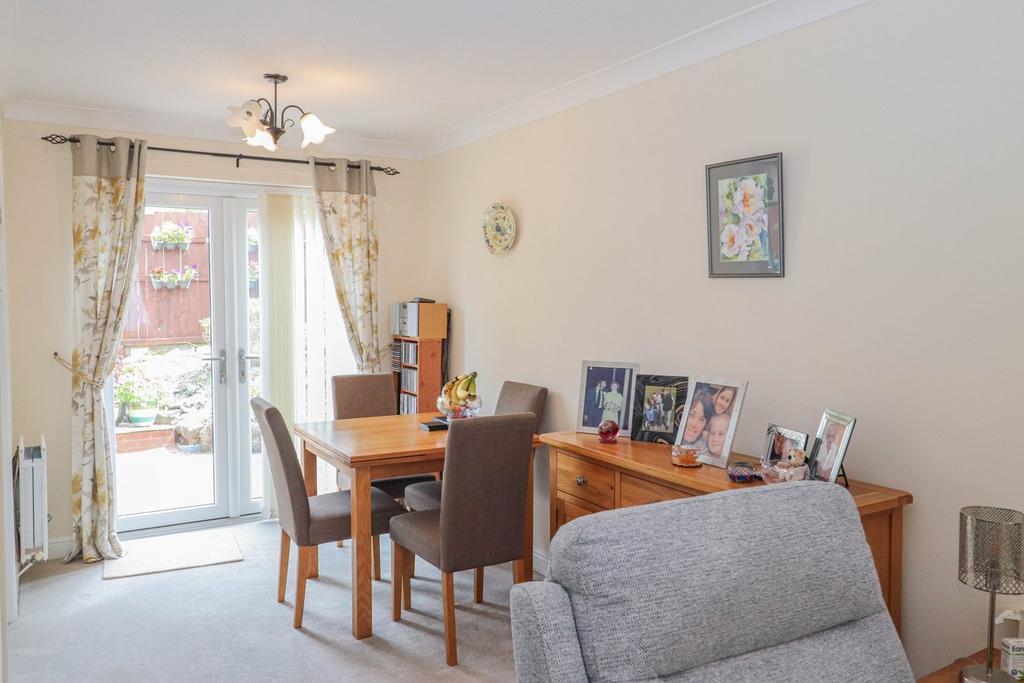 Dining Lounge