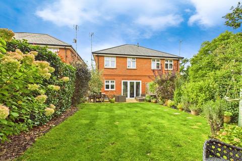 undefined, Coolhurst Close, Monks Gate RH13
