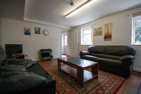 5 bedroom terraced house to rent, Rookery Road, Birmingham B29