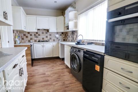 3 bedroom terraced house for sale, The Avenue, Doncaster