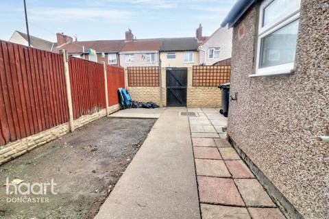 3 bedroom terraced house for sale, The Avenue, Doncaster