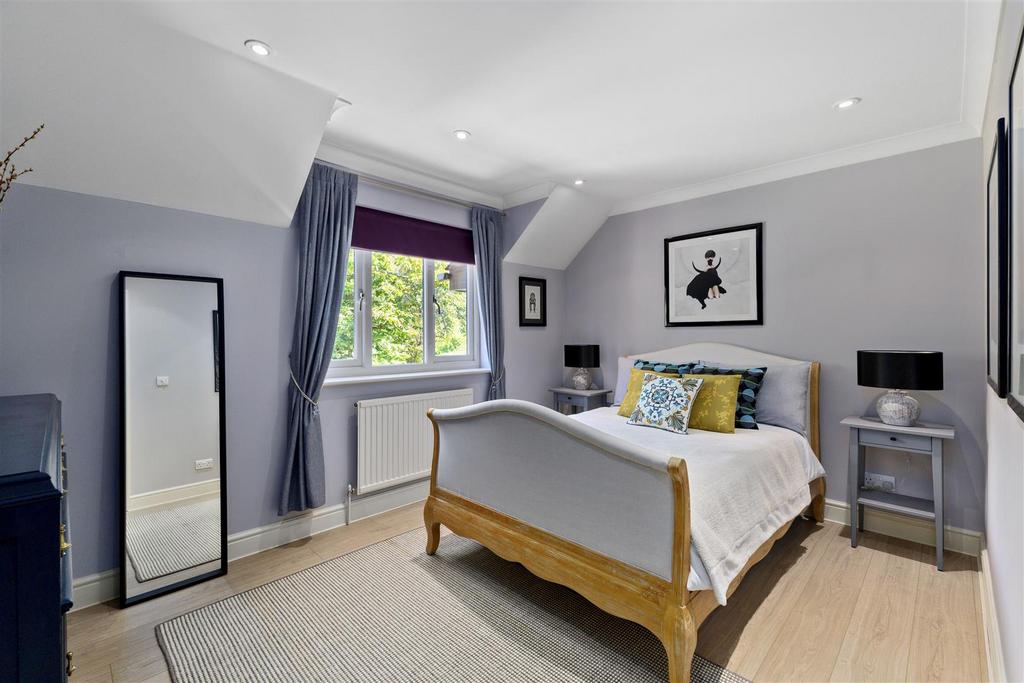 99061 Harefield Leatherhead Road Oxshott(23).jpg