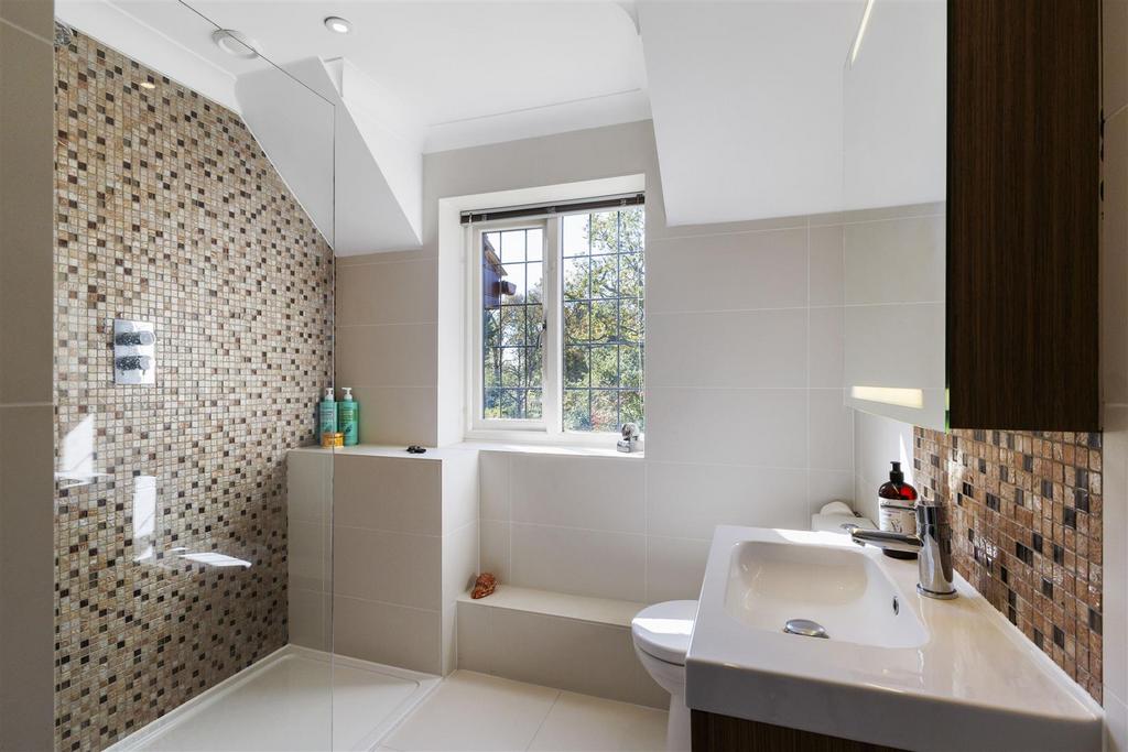 99061 Harefield Leatherhead Road Oxshott(31).jpg