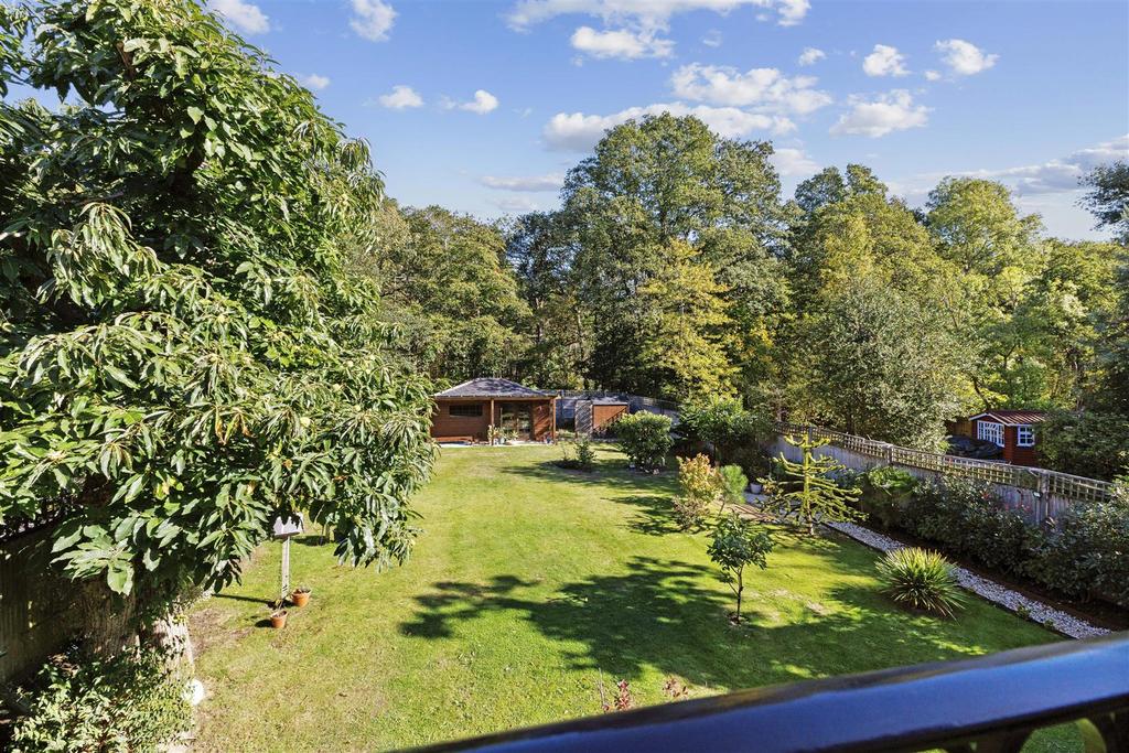 99061 Harefield Leatherhead Road Oxshott(39).jpg