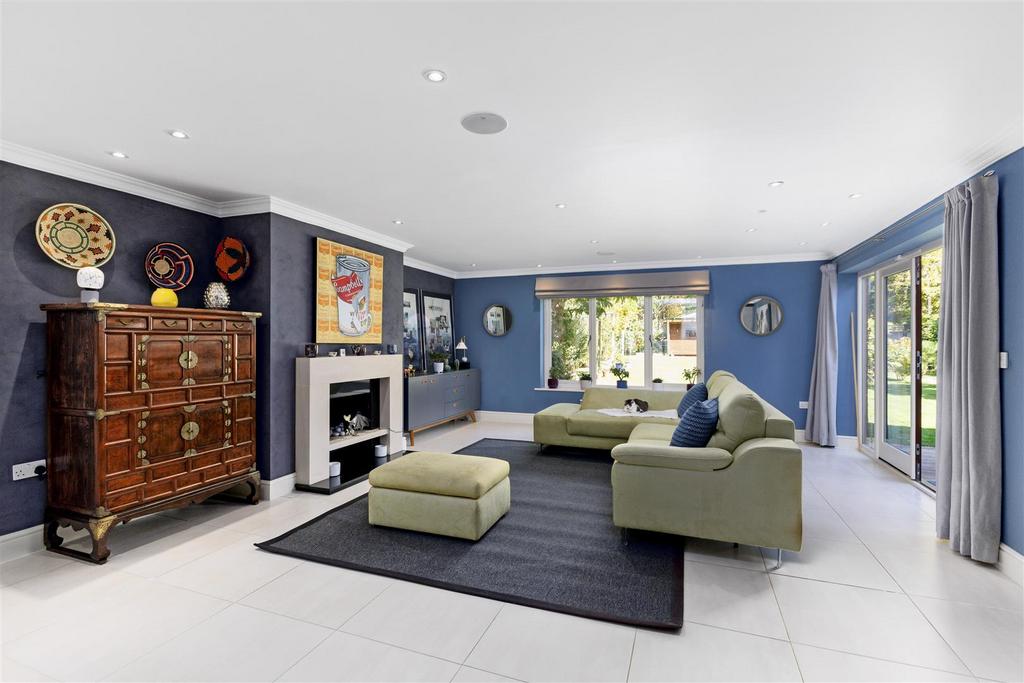 99061 Harefield Leatherhead Road Oxshott(5).jpg