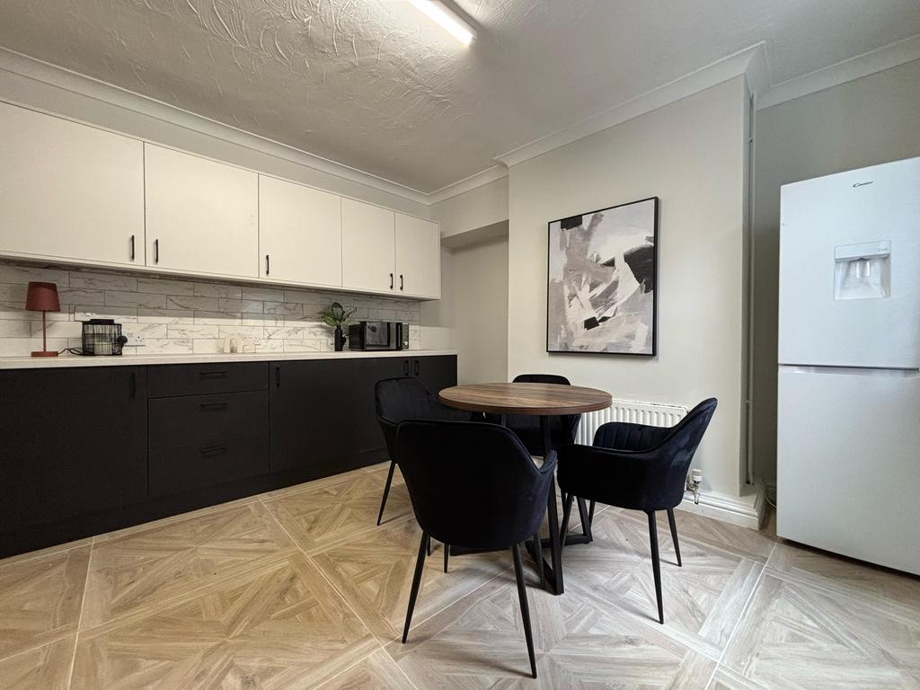 26 Victoria Kitchen.jpeg