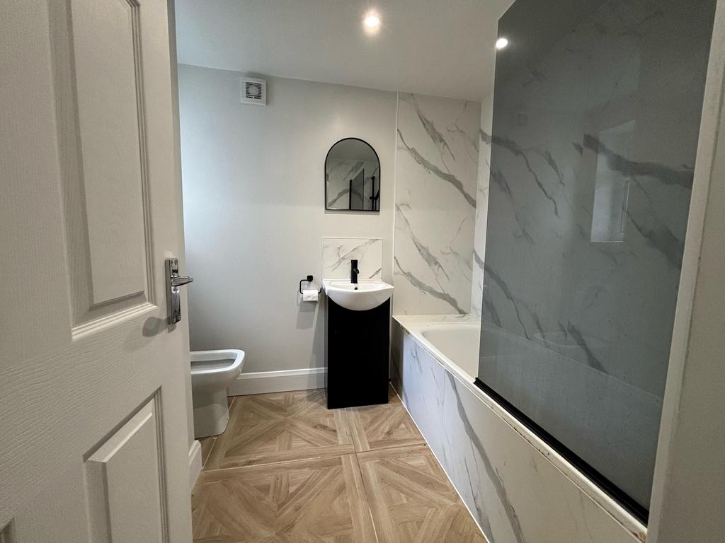 Bathroom, 26 Victoria.jpeg