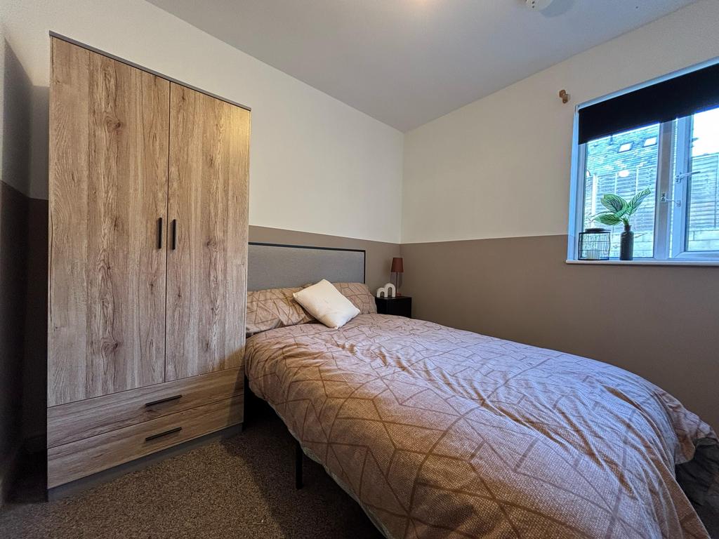 Bedroom 1, 26 Victoria.jpeg