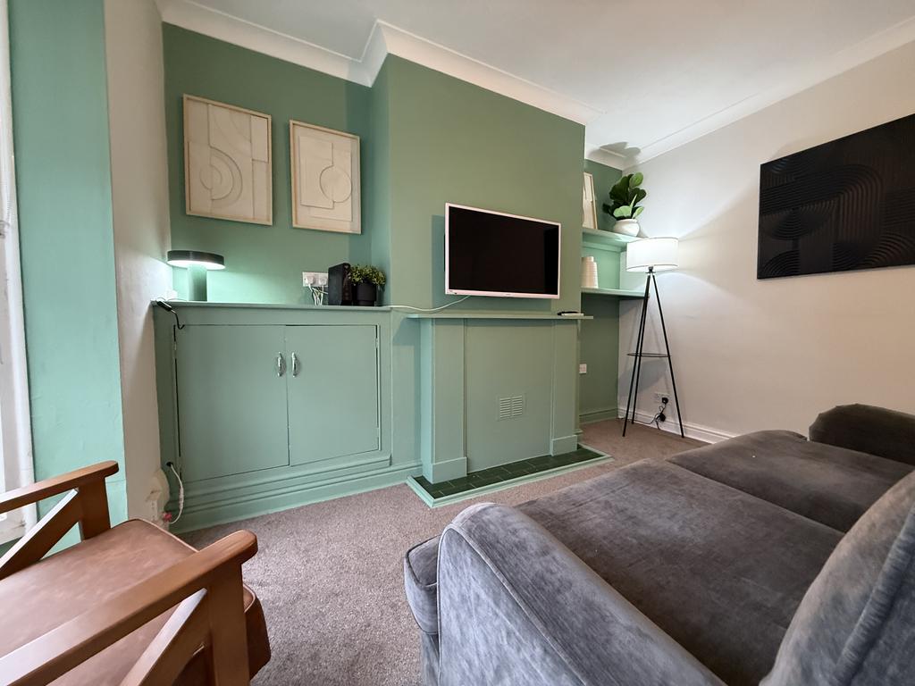 West End Living Room 4 Bed.JPG