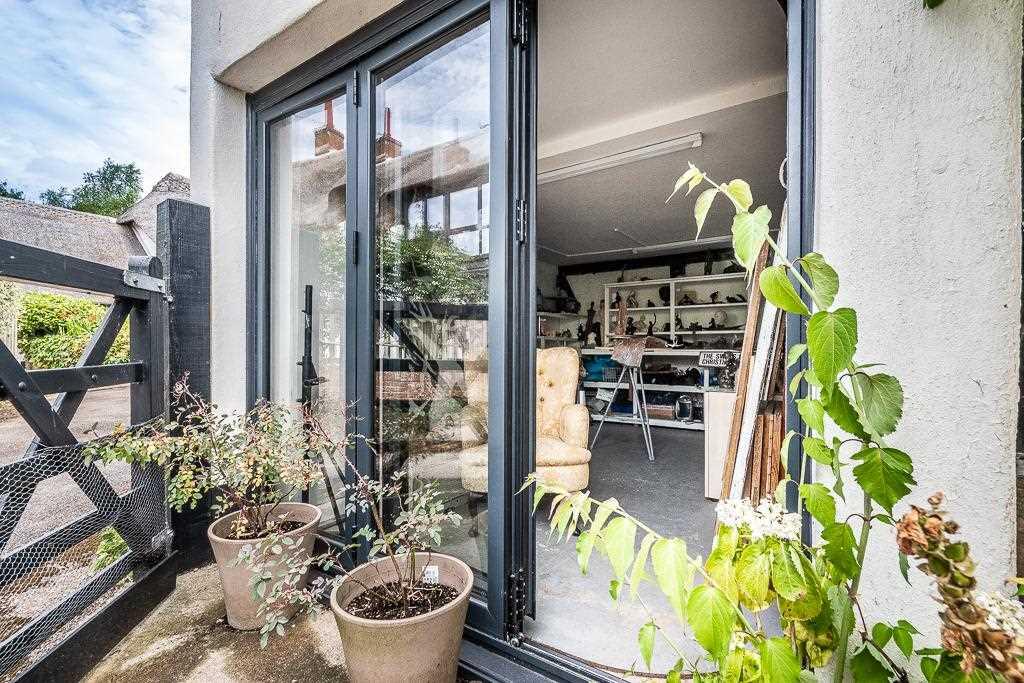 Garage/studio