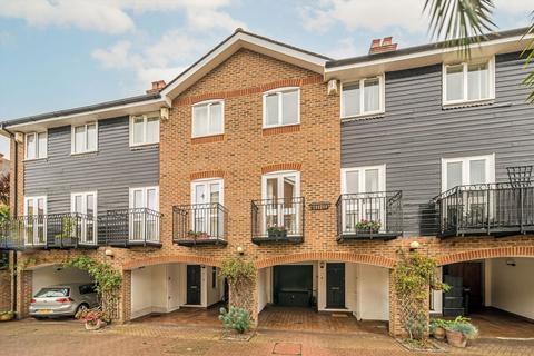 undefined, Harvest Lane, Thames Ditton KT7