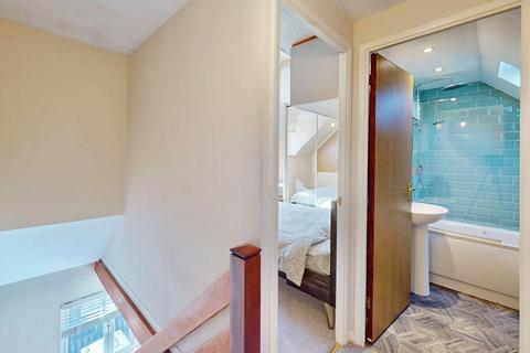 1 Jade Close, London, E16 3TY