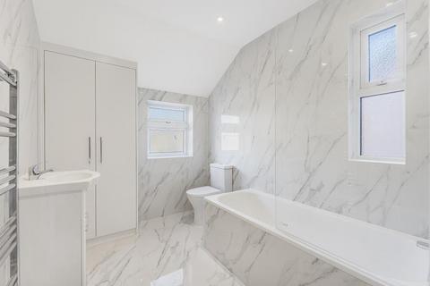 2 bedroom apartment to rent, Bond Street, Ealing, W5 5AP