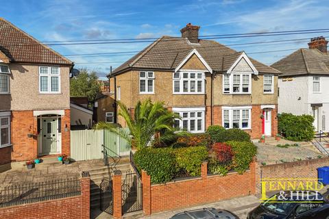 3 bedroom semi-detached house for sale, High View Avenue, Grays RM17