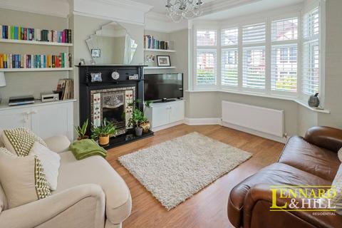 3 bedroom semi-detached house for sale, High View Avenue, Grays RM17