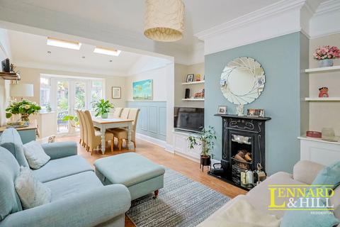 3 bedroom semi-detached house for sale, High View Avenue, Grays RM17