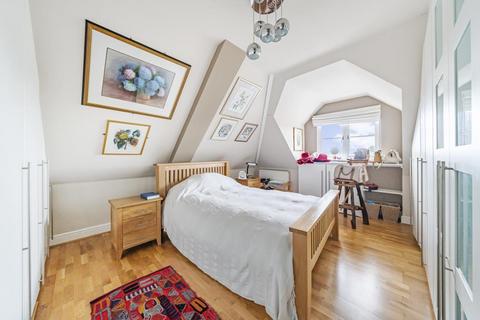 undefined, Sunbury-on-Thames,  Surrey,  TW15