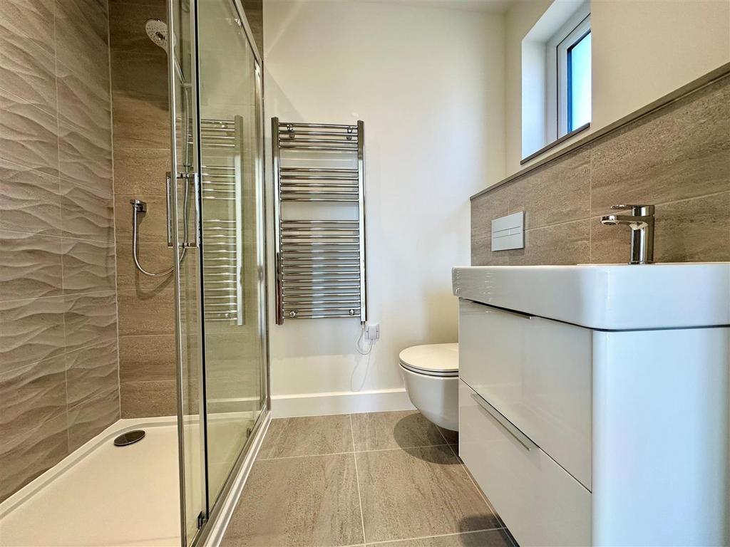 En-suite Shower Room.jpg