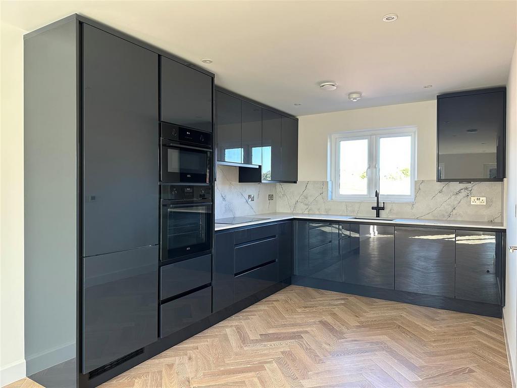Kitchen 1.1.jpg