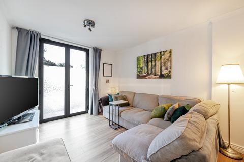 2 bedroom apartment for sale, Cuthbert Court, Godstone Road, Whyteleafe, CR3