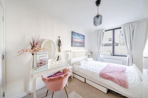 2 bedroom apartment for sale, Cuthbert Court, Godstone Road, Whyteleafe, CR3