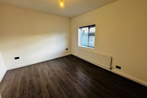 3 bedroom terraced house to rent, Occupation Street, Dudley, DY1 2RF