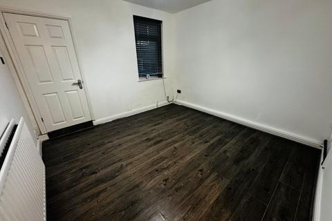 3 bedroom terraced house to rent, Occupation Street, Dudley, DY1 2RF