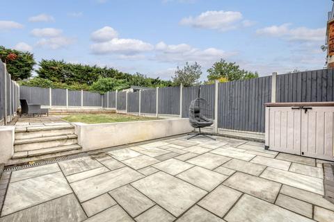 2 bedroom ground floor flat for sale, Pulteney Road, South Woodford, E18