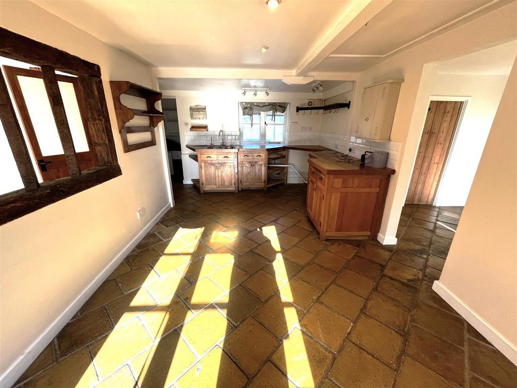 Kitchen.JPG
