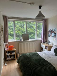 undefined, Hayward Gardens, Putney SW15, London