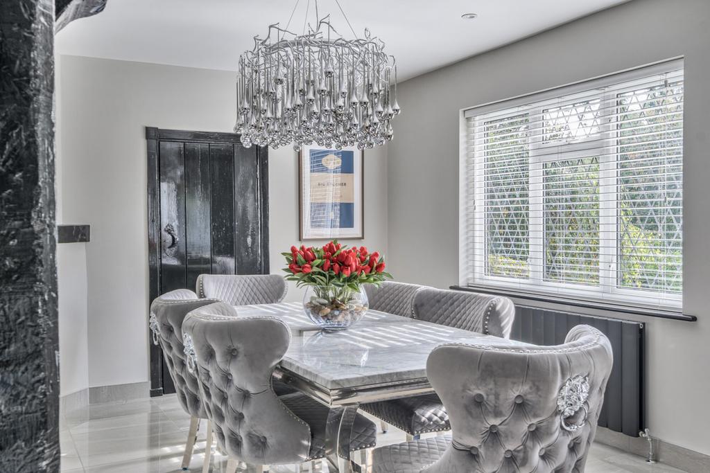 1350960-30-68dd57...