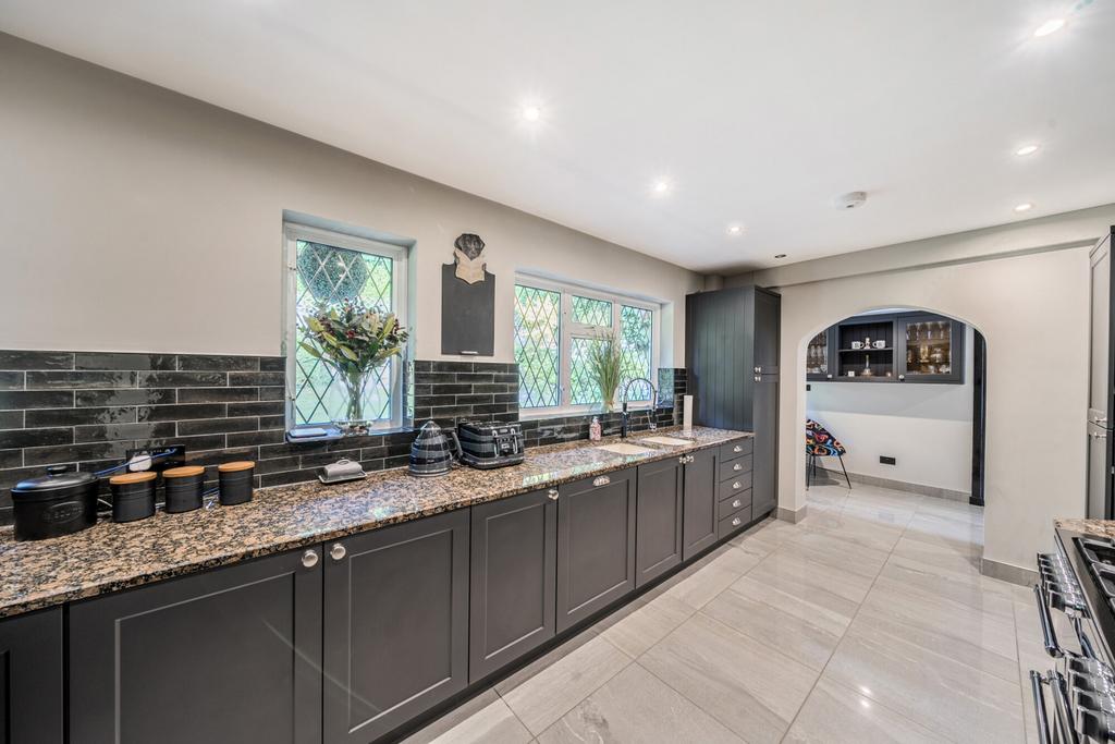 1350960-32-68dd57...