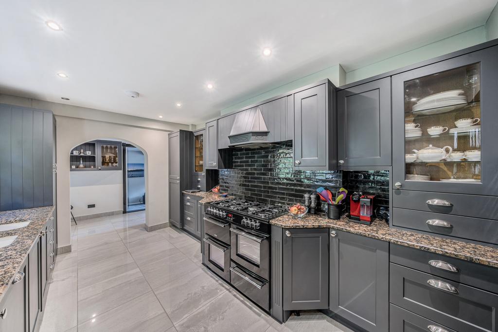 1350960-33-68dd57...