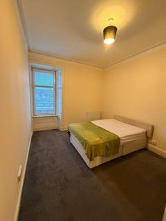 3 bedroom flat to rent, West Lyon Street, Maryfield DD4