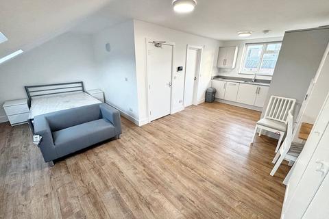 undefined, The Broadway, Southall, UB1