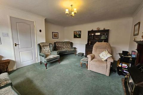 2 bedroom bungalow for sale, Beaumont Gardens, Melton Mowbray, Leicestershire, LE13 1UJ