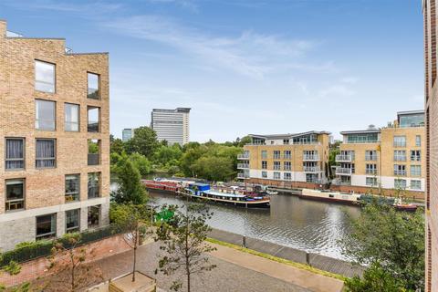 2 bedroom apartment for sale, Halyards Court, Brentford, TW8