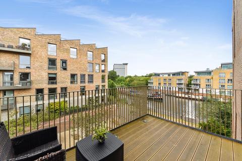2 bedroom apartment for sale, Halyards Court, Brentford, TW8