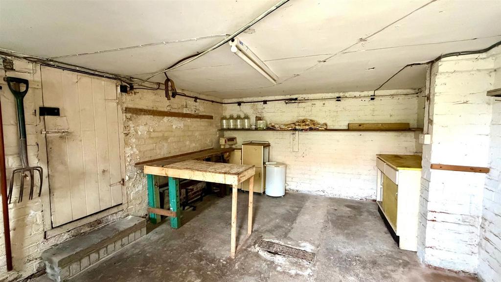 Basement/cellar