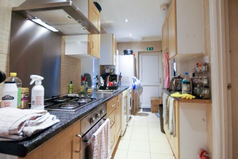 5 bedroom terraced house to rent, Dawlish Road, Birmingham B29