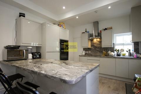 5 bedroom terraced house to rent, Oak Tree Lane, Birmingham B29