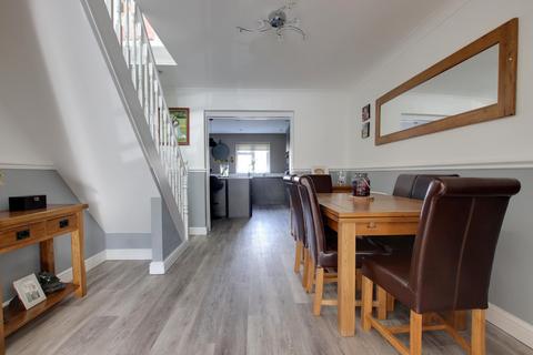 undefined, BEECH ROAD, FAREHAM - BUNGALOW WITH DETACHED ANNEXE