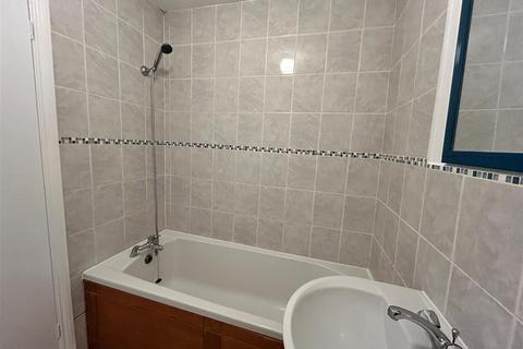 1 bedroom flat to rent, Flat 2 (1st Floor), 16b Club Street NN16
