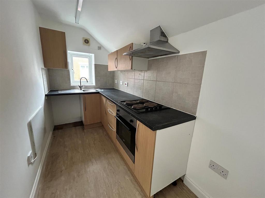 16b Club 1st Floor kitchen.jpg