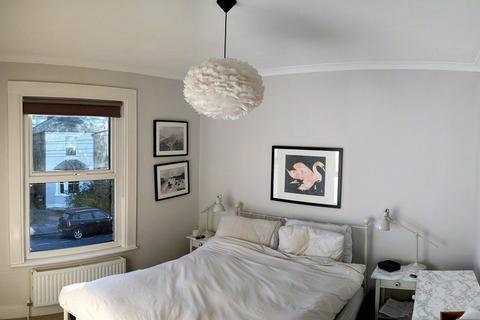 2 bedroom semi-detached house to rent, PORTMAN ROAD- KINGSTON