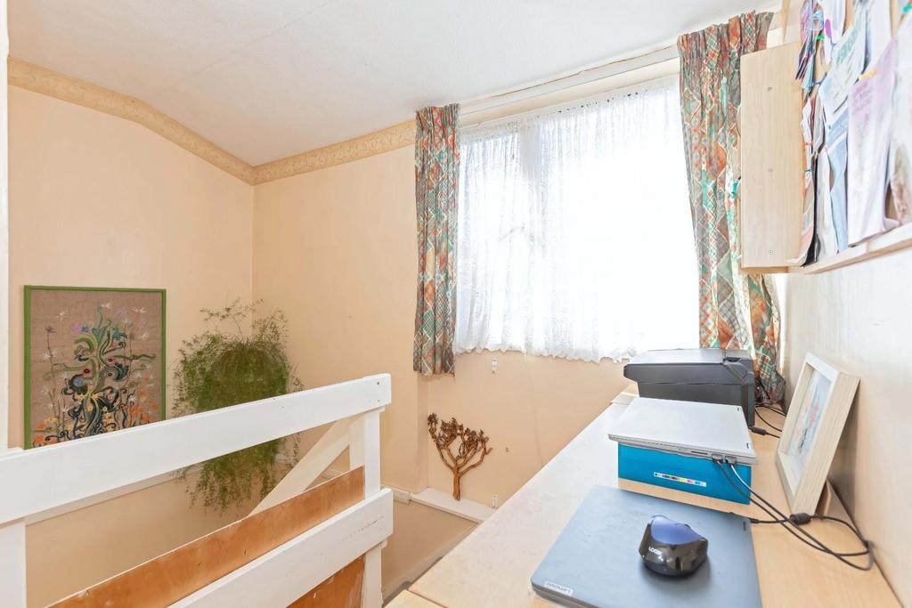 Labernum Close 6.jpg