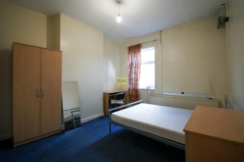 4 bedroom terraced house to rent, Bristol Road, Birmingham B29