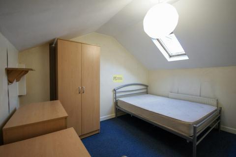 4 bedroom terraced house to rent, Bristol Road, Birmingham B29