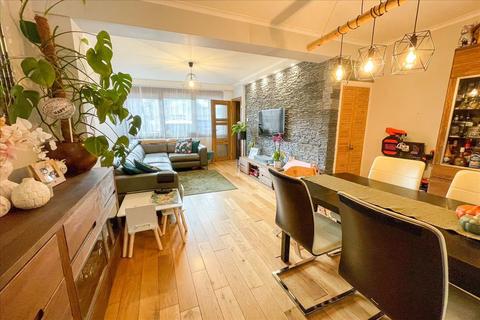 109 The Drive, Feltham, TW14 0AH
